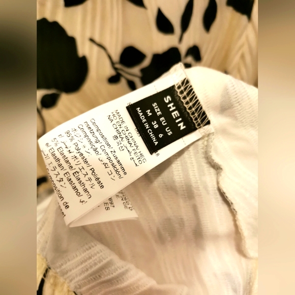 Flower dress - Picture 3 of 3